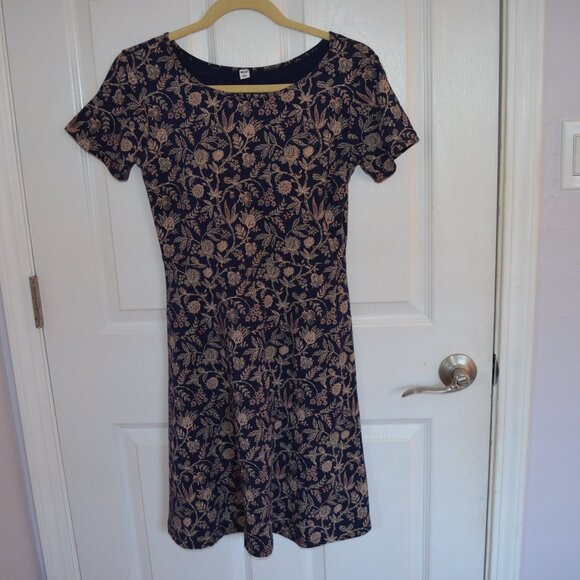 Uniqlo Short Sleeve Dress (Built in bra) - Picture 1 of 3